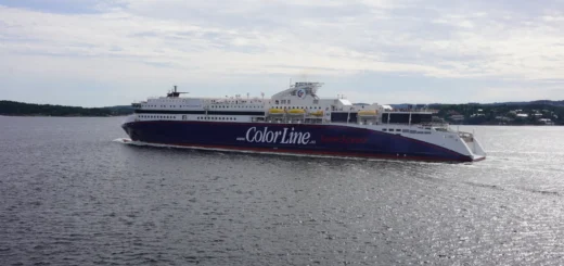 Il Traghetto SuperSpeed 1 di Color Line nel porto di Kristiansand in partenza per Hirtshals.