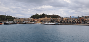 Corfù Traghetti ad alta velocità Corfù-Saranda nel porto di Corfù