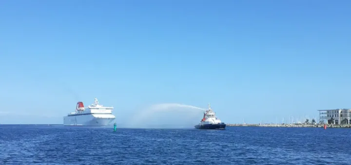 La MS Drotten alla sua prima visita a Rostock