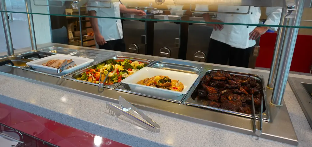 Buffet di Scandlines Piatti principali e piatti caldi