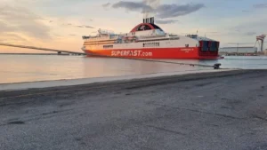 Superfast Ferries Il traghetto Superfast 3 di Superfast Ferries opera sulle rotte nazionali greche.